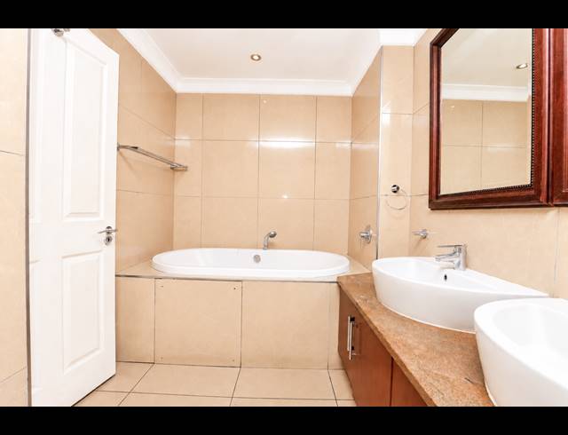 2 BEDROOM APARTMENT FOR SALE IN POINT WATERFRONT